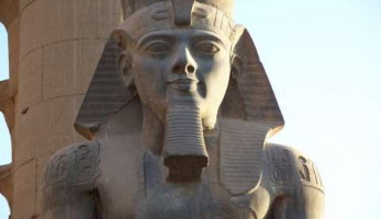 بين المطرية وميت رهينة.. دوافع "رمسيس الثاني" لصناعة تماثيله في مناطق متفرقة