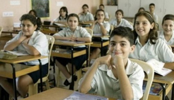 فيديو.. التعليم تكشف تفاصيل إصابة مئات التلاميذ بالتسمم بسوهاج