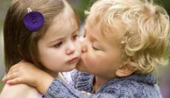 عبد الرحمن والمعزة.. الحكاية الكاملة لـ"قُبلة الحضانة"