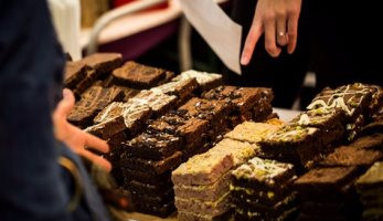 فنزويلا تعتقل 4 خبازين صنعوا كعك "البراونيز" بدلا من الخبز - اليوم السابع