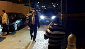 بالفيديو.. لحظة وصول عمرو أديب إلى استوديوهات ON E بعد الوعكة الصحية - اليوم السابع