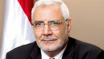 عبدالمنعم أبو الفتوح يصل مطار القاهرة بعد ترحيله من السودان