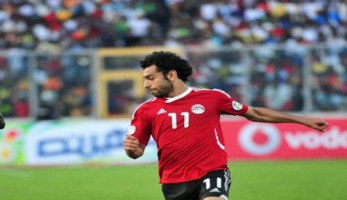 أهالي بسيون يتشحون بالسواد عقب وفاة والد زوجة محمد صلاح