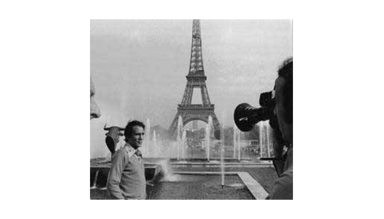 سفارة فرنسا تحتفي بذكرى " العندليب الأسمر" وتنشر صوراً نادرة له بباريس"صور"
