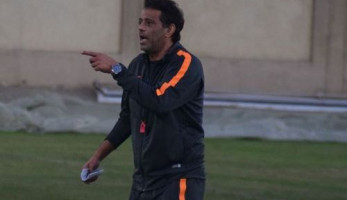 الراتب الشهري يُثير أزمة بين هاني رمزي واتحاد الكرة