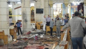 الناجون من أمام كنيسة مارجرجس: الانفجار جاء من مجلس الشمامسة فى الصفوف الأولى