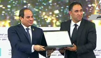 عمرو مصطفى يستعين بخطاب الرئيس عن الوحدة الوطنية في كليب "شريكي" (فيديو) | المصري اليوم