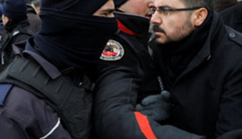 فيديو.. شرطة أردوغان تعتقل رافضى التعديلات الدستورية