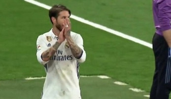 بالفيديو.. صحيفة إسبانية تكشف سب "راموس" لـ"بيكيه" في الكلاسيكو