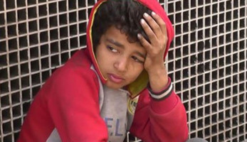 بالفيديو.. 'الراقص مع الكلاب' يعود للشارع.. ويؤكد: 'ضحكوا عليَّا'