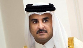 أمير قطر يصل السعودية والملك سلمان يتجاهل استقباله بالمطار