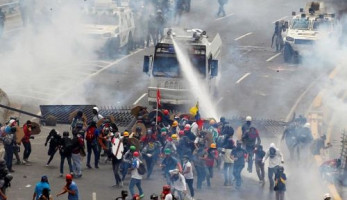 ارتفاع عدد ضحايا التظاهرات بفنزويلا إلى 34 شخصًا