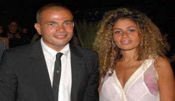 شاهد.. صدمة حزينة لزوجة عمرو دياب