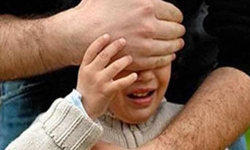 فيديو.. ولي أمر يروي تفاصيل اغتصاب 3 أطفال بمدرسة النزهة (خبر)