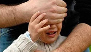 فيديو.. ولي أمر يروي تفاصيل اغتصاب 3 أطفال بمدرسة النزهة (خبر)