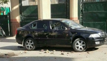 التفاصيل الكاملة للاعتداء على برلماني بجامعة الفيوم.. بكاء ابنته بعد عودتها من الجامعة يدفعه للثأر.. يصفع إحدى العاملات على وجهها.. يتدخل الطلاب بضربه وتكسير سيارته.. ورئيس الجامعة يحتوي الأزمة بالصلح (تقرير)
