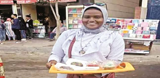 «رشا».. معلمة 5 أيام وبائعة «كب كيك» يومين فى الأسبوع (فيتشر)