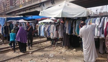 سوق الخميس بكفر الدوار.. بيع وشراء فى انتظار الموت على قضبان السكة الحديد  (فيتشر)