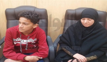 أرملة مدير مدرسة الروضة: "جوزي كان بينزف من ودانه ومات بعد وصولي المسجد بلحظات" (فيتشر)