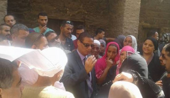 رئيس حي السيدة زينب: ضابط شرطة اعتدى على والدي ووالدتي (خبر)