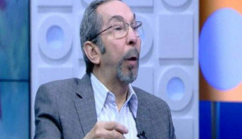 خبير اقتصادي يكشف سبب لجوء البنك المركزي لإلغاء الحد الأقصى للإيداع والسحب (خبر)