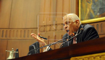 رئيس «النواب» يُحرِج وزير المالية: «طلع إيدك من جيبك وانت بتتكلم» (خبر)