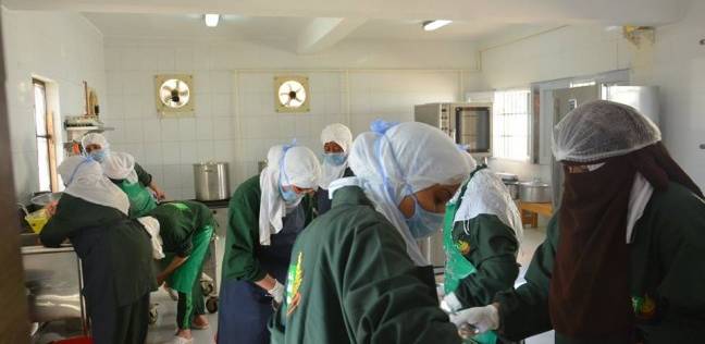 "رز ولحمة وفراخ"..وجبات طلاب المدارس بالبحر الأحمر والإدارة:صحية وآمنة (فيتشر)