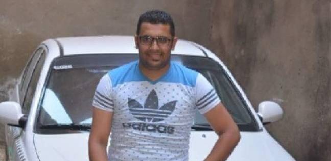 الجودة بالموجودة.. عربة «مظلوم» تنقل المرضى وتزف العرائس بالمجان (فيتشر)