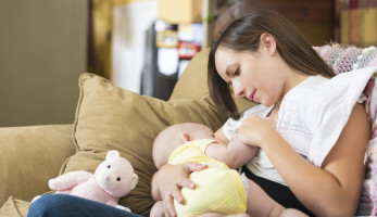 أمريكية تلد طفلة من بويضة مخصبة مجمدة منذ أكثر من 24 عاما (خبر)