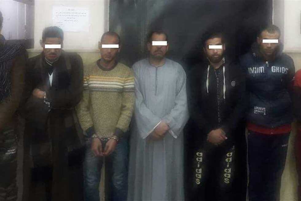 «الداخلية» تعلن تفاصيل ضبط المتهمين بسرقة شحنة بطاريات أول هاتف محمول مصري (خبر)