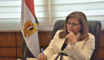 وزيرة التخطيط: الحكومة ثبتت 618 ألف موظف على مدار الـ5 سنوات الماضية (خبر)