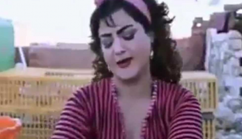 «بص أمك» في بلاغ أمام النيابة: ألفاظ خارجة وإيحاءات جنسية وإظهار مفاتن (خبر)