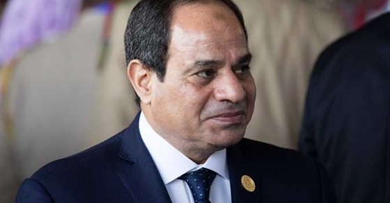 'سؤال السيسي' في امتحانات آداب بنها .. واضع السؤال: الهدف منه تدريب الطلاب على كتابة المقال وليس له علاقة بالسياسة.. والجامعة: ندعم الدولة المصرية.. وليس نفاقا للرئيس (خبر)