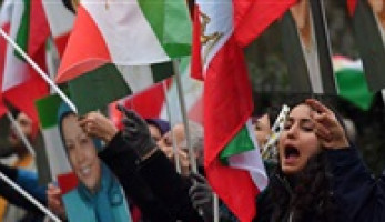 ثورة النواعم تهز عرش العمائم (ملف)