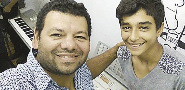 حفيد الشيخ طه الفشنى.. من مسرح المدرسة إلى «ذا فويس كيدز»: الصوت الحلو وراثة (فيتشر)