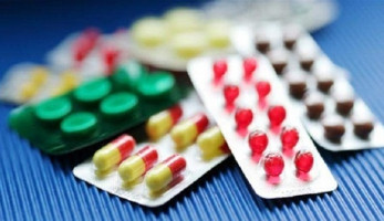 أسعار الدواء كابوس جديد بحياة البسطاء.. الحل في تطبيق "التسعيرة العادلة".. مواطنون: الوزير استجاب لضغط شركات الأدوية (ريبورتاج)