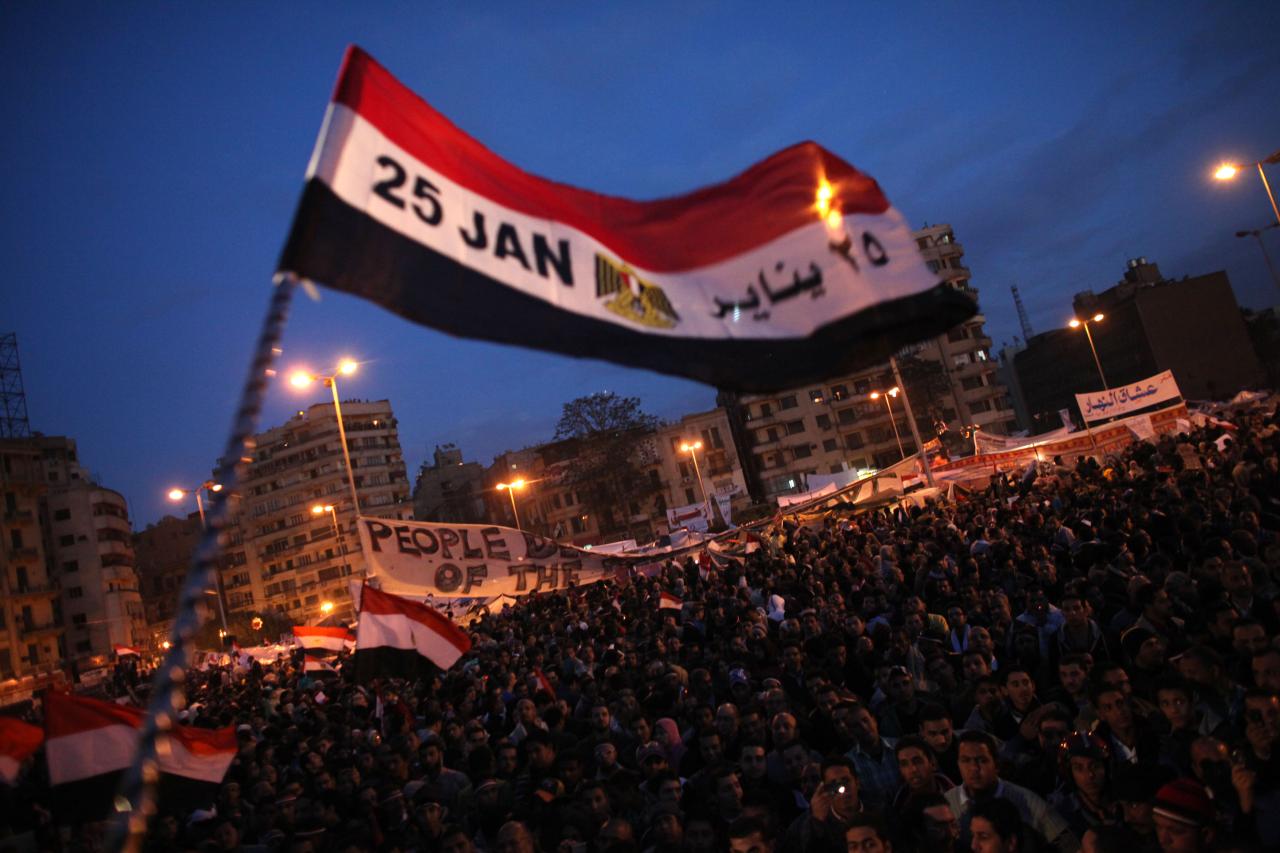 في ذكرى الثورة.. 5 فنانين شوهوا 25 يناير: علاقات جنسية كاملة (فيديو) (ريبورتاج)