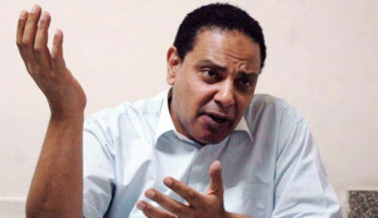 بلاغ للنائب العام يطلب محاكمة علاء الأسواني (خبر)