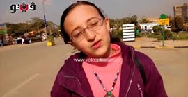 أطفال ردا على سؤال «بتعملوا إيه في معرض الكتاب»: جينا نفلس ماما (فيديو) (ريبورتاج)