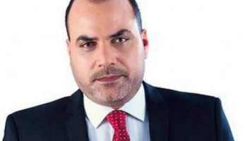 شاهد..."90 دقيقة" ينشر صورًا مخلة لـ"أيمن نور" (خبر)