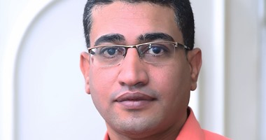عزيزى المناضل المنظر.. أنت مش فاهم حاجة (مقال)