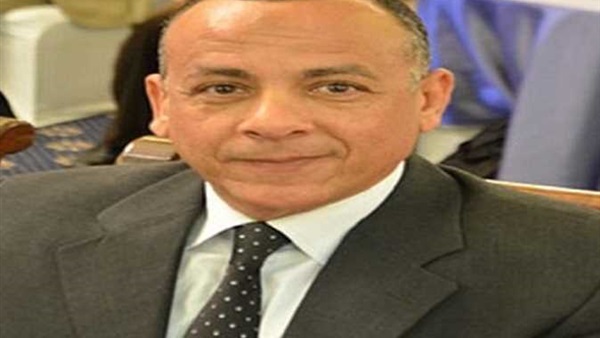 'الأعلى للآثار' عن انتشار المخلفات بالأهرامات : 'مش هنمشّي عامل نظافة خلف كل مواطن' (خبر)