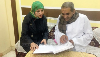 عم محمد عبد المقصود "حفظ القرآن وكتبه بخط يده في عام ونصف" (فيتشر)