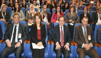 طارق الملا: 30 % من قيادات البترول سيدات (خبر)