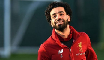 شاهد.. محمد صلاح في عطلته من ليفربول بحر وسمك وبطاطس (فيتشر)