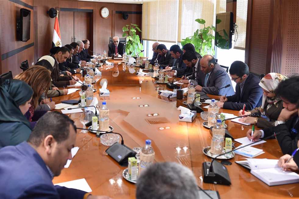 رئيس الوزراء: «من ساعة ما وعيت على الدنيا بيتقال مصر بها أزمة اقتصادية» (خبر)