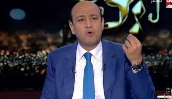 عمرو أديب يكشف حقيقة علامة جاكت الرئيس وسعره.. فيديو (خبر)