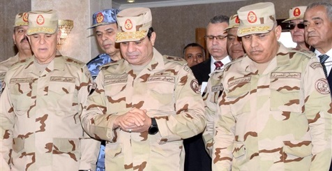 4 مناسبات ارتدى فيها الرئيس السيسي الزي العسكري (فيتشر)