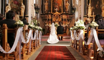 «سن زواج الفتيات يُحير البرلمان» .. نائبة قبطية تتقدم بمشروع قانون لرفع السن لـ 18 عاما.. ونواب : الأحوال المدنية تقر بذلك واللوائح المخالفة لا تُنفذ.. الكنيسة تطبق الدستور ولا توثق قبل السن القانونية