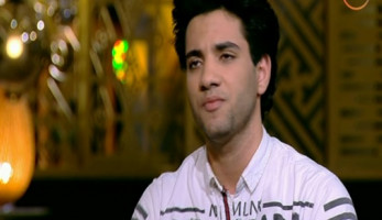 شاب مصرى يقلد «الطبلاوي» في قراءة القرآن الكريم.. والشيخ يفاجئه بمداخلة على الهواء.. فيديو (خبر)